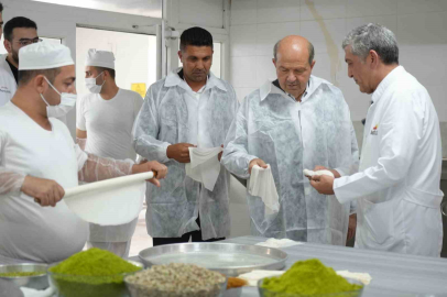 Tatar, Güllüoğlu'nun üretim tesisini gezdi