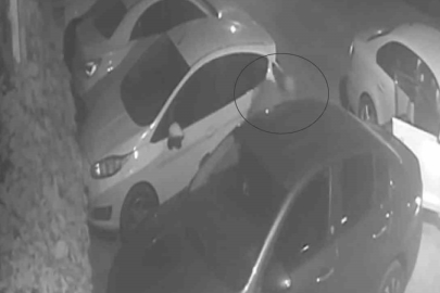 Park halindeki aracın lastikleri bıçaklandı