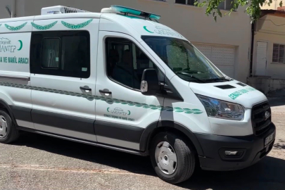 Otomobille çarpışan motosikletin sürücüsü hayatını kaybetti