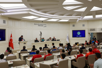 Şahin başarılı sporcuları ağırladı