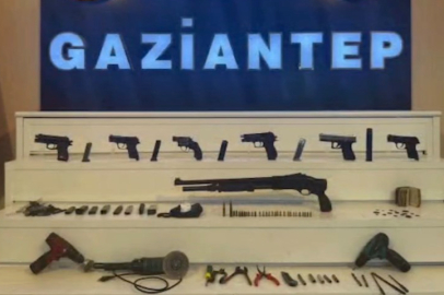 Silahlar ve tarihi eserler ele geçirildi