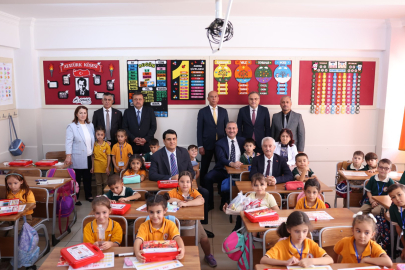 Öğrencilere 100 bin kırtasiye seti