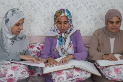 Görme engelli 3 kardeş azimle üniversiteyi kazandı