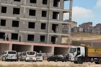 İnşaattan düşen işçi hayatını kaybetti