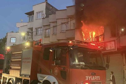 Korkutan ev yangını: 1 yaralı