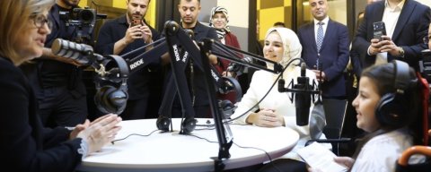 Serebral palsi hastası Cansu, ilk röportajını Bakan Göktaş ile yaptı