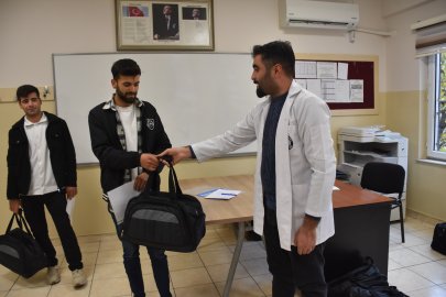 Mehmetçiğe asker çantası desteği