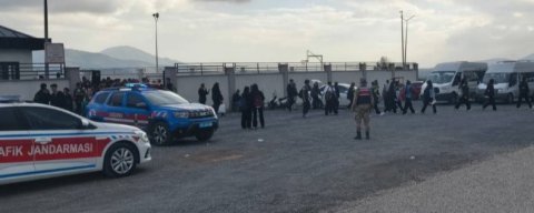 Jandarmadan okul çevrelerinde huzur uygulaması: Aranan 181 şahıs yakalandı