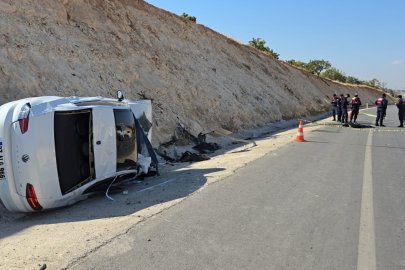 Otomobille çarpışan motosikletli hayatını kaybetti
