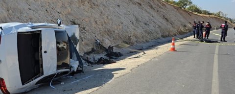 Otomobille çarpışan motosikletli hayatını kaybetti