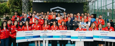 HKÜ’de akademik ve sportif başarılar ödüllendirildi