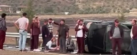 Kontrolden çıkan araç karşı şeride uçtu: 4 yaralı