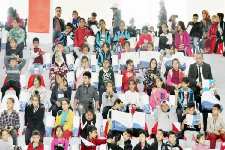 6 bin 300 öğrenciye okul kıyafeti yardımı