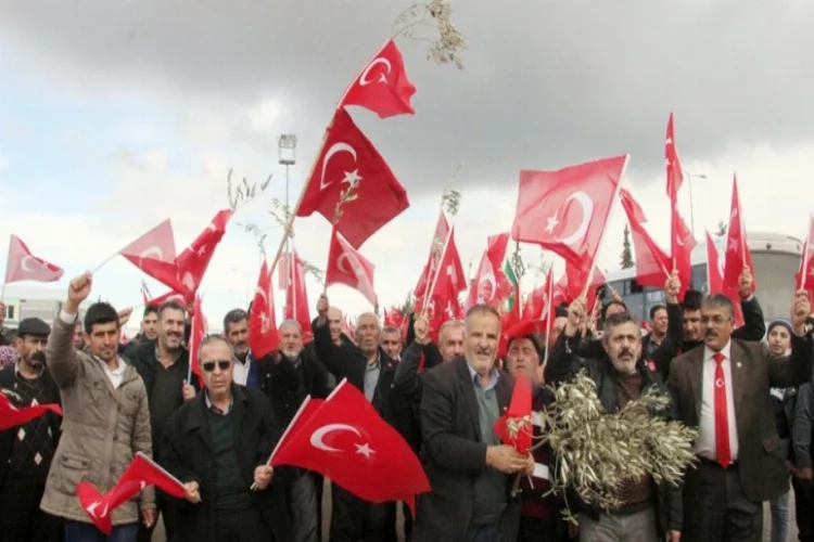 800 muhtar Mehmetçiğe destek için sınırda