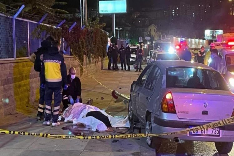 Ankara’da direksiyon hakimiyetini kaybeden sürücü refüje çarptı: 1 ölü