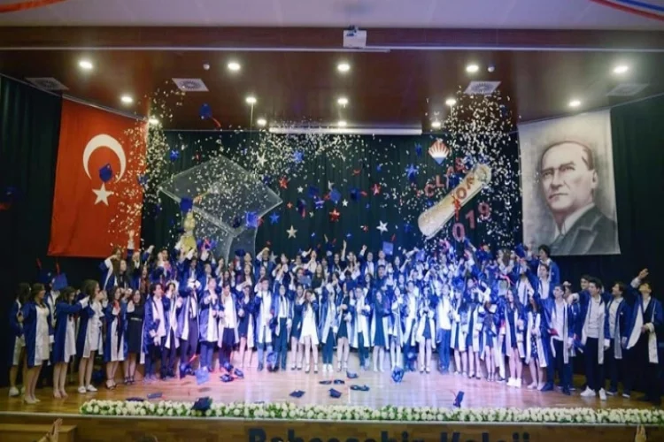 Bahçeşehir Koleji’nde kep töreni heyecanı