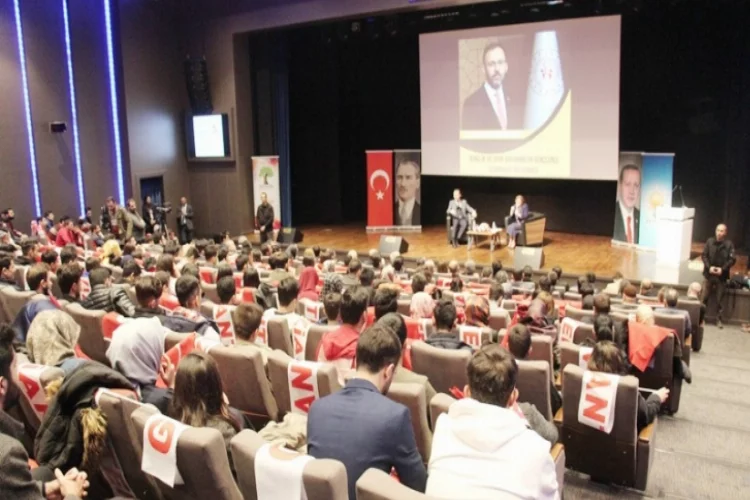 Bakan Kasapoğlu, Gaziantep'te gençlerle bir araya geldi