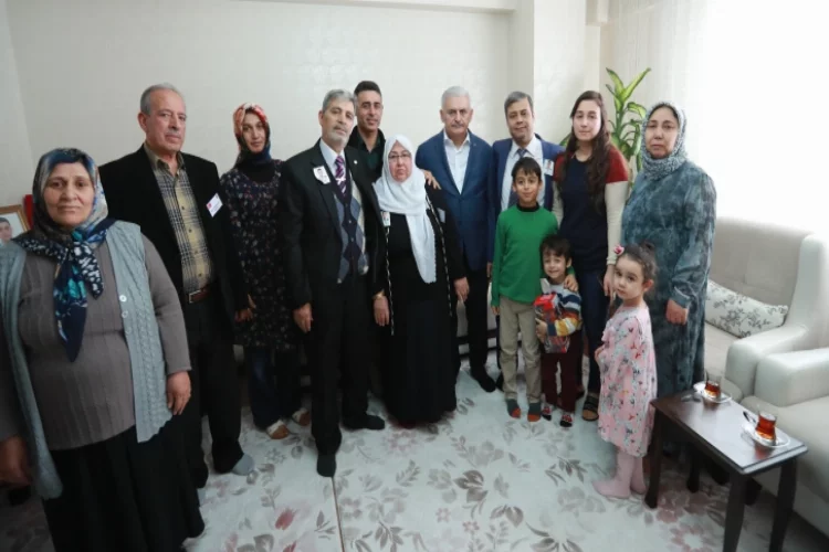 Başbakan Yıldırım'dan şehit polisin ailesine ziyaret