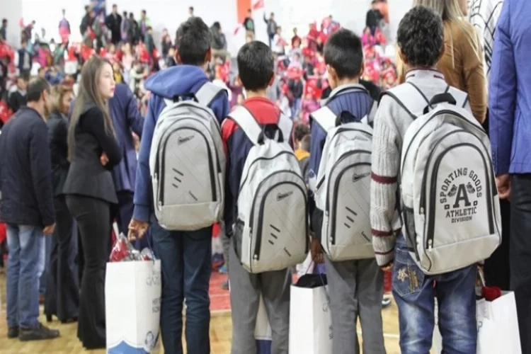 Büyükşehir’den 5 bin öğrenciye okul yardımı