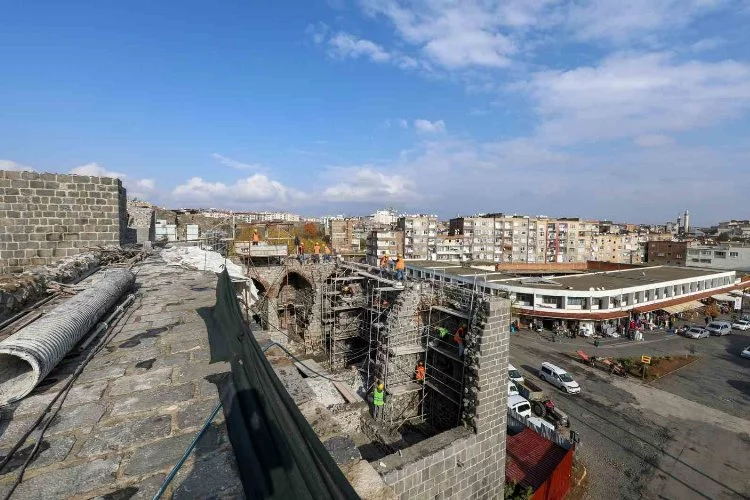 Diyarbakır’ın tarihi surlarında 70 burç restore edildi