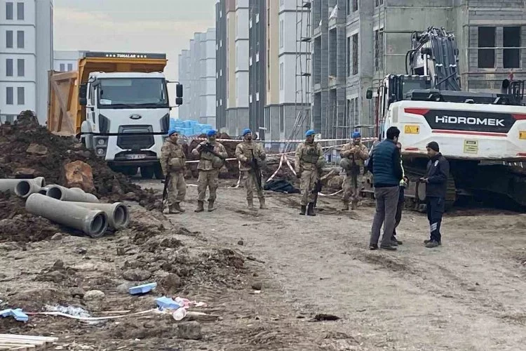 Diyarbakır’da kamyon altında kalan işçi hayatını kaybetti