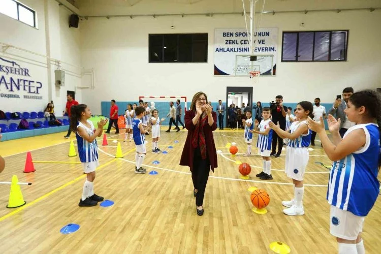 Gaziantep’in sporcu sayısı artıyor, kupa ve madalyaları çoğalıyor