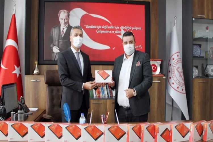 Faruk Eruslu’dan “Askıda Tablet Kampanyası’na destek