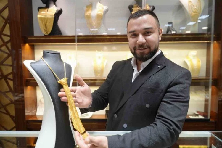 Gaziantep’te kuyumcularda yeni trend: Altın kravat