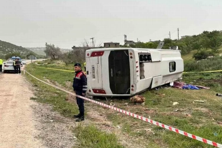 Gaziantep’te yolcu taşıyan midibüs devrildi: 1 ölü, 7 yaralı