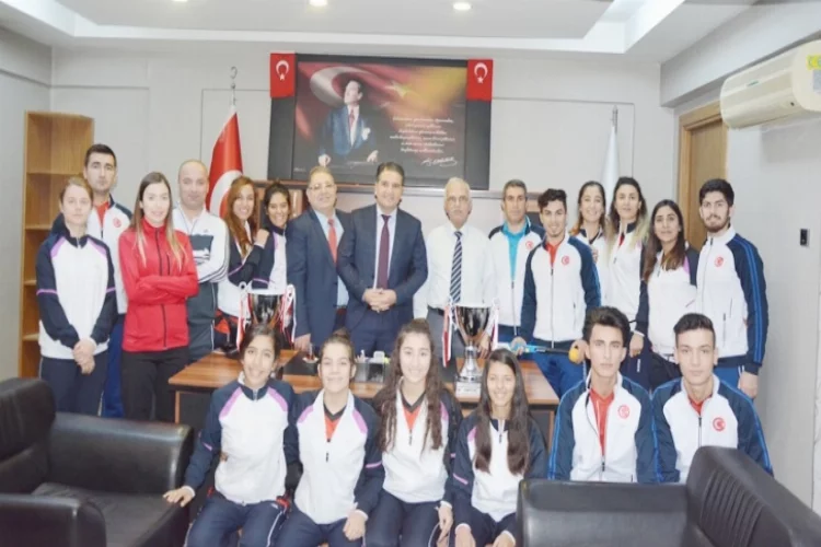 Gaziantep Polisgücü Türkiye'nin hokeyde ki dünya markasıdır
