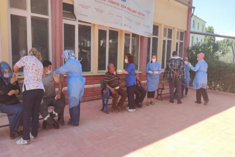 Gaziantep’te esnaf ve sanayi çalışanları aşılanıyor