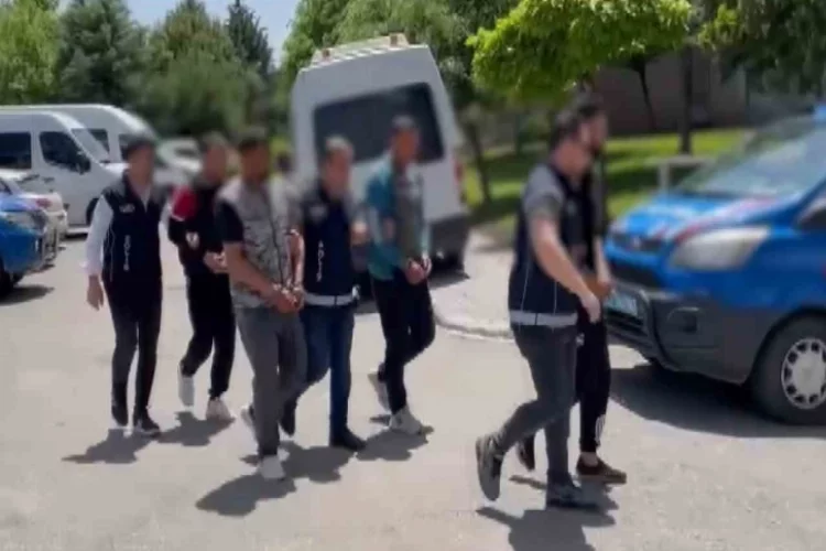 Gaziantep’te göçmen kaçakçılığı yapan 6 kişiye gözaltı
