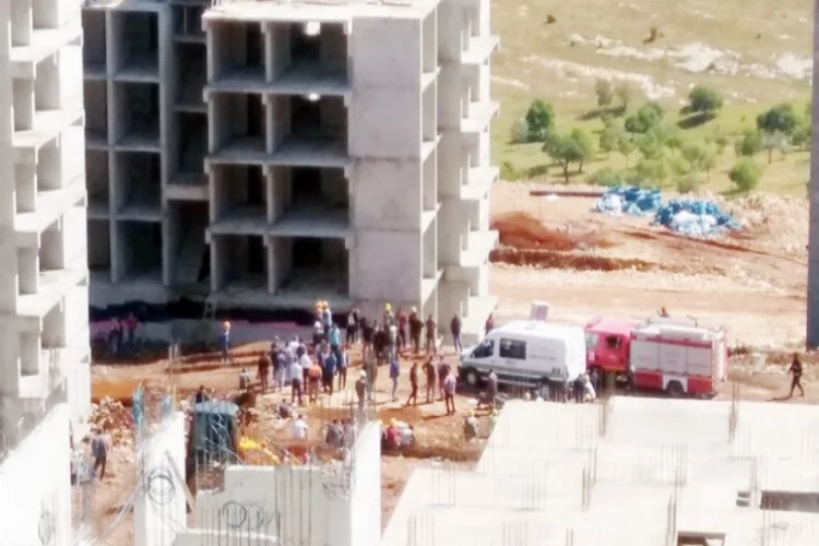 Gaziantep'te vinç devrildi: 1 ölü, 1 yaralı