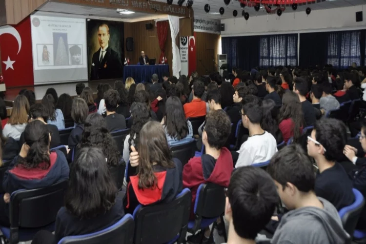 GKV'de Atatürk ve gençlik konferansı