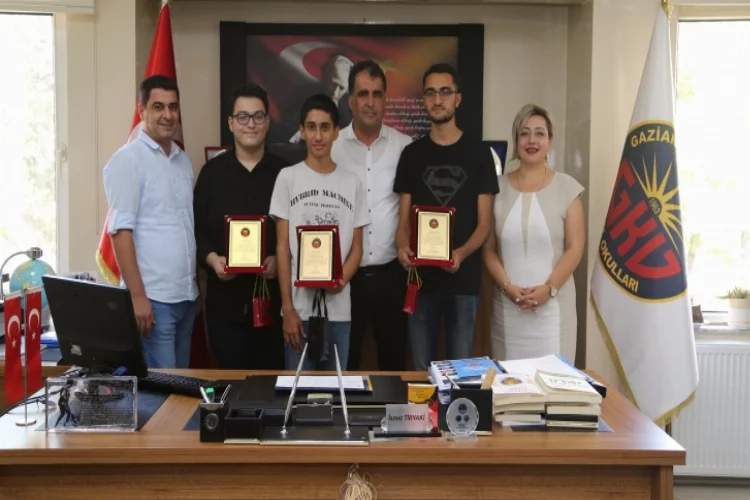 GKV YKS şampiyonu öğrencilerini ödüllendirdi