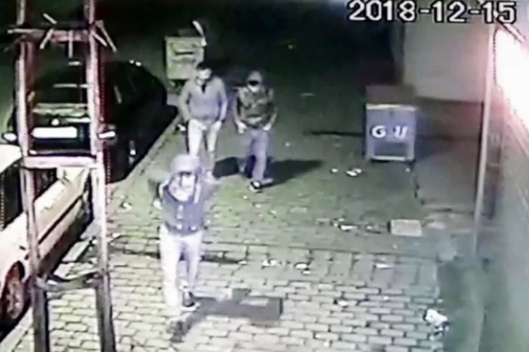 Hırsızlar kameralara yakalandı