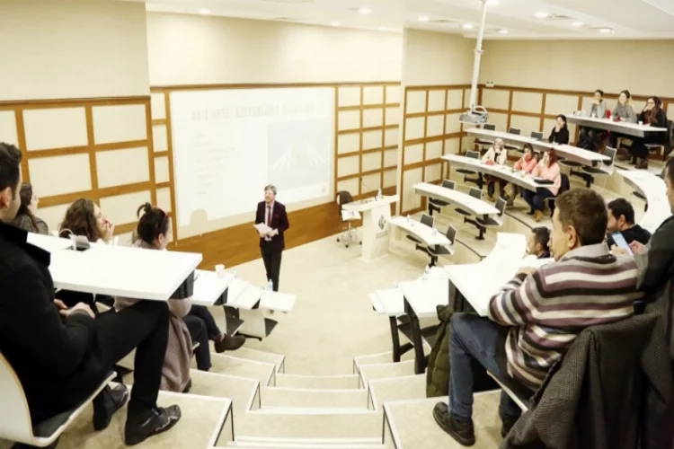 HKÜ’de akademisyenlere yönelik eğitici eğitimi