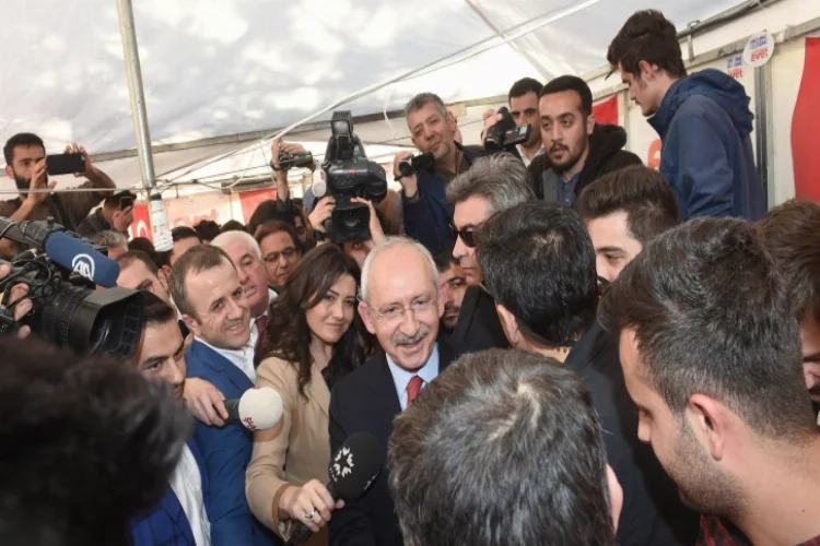 Kılıçdaroğlu 'evet' çadırını ziyaret etti