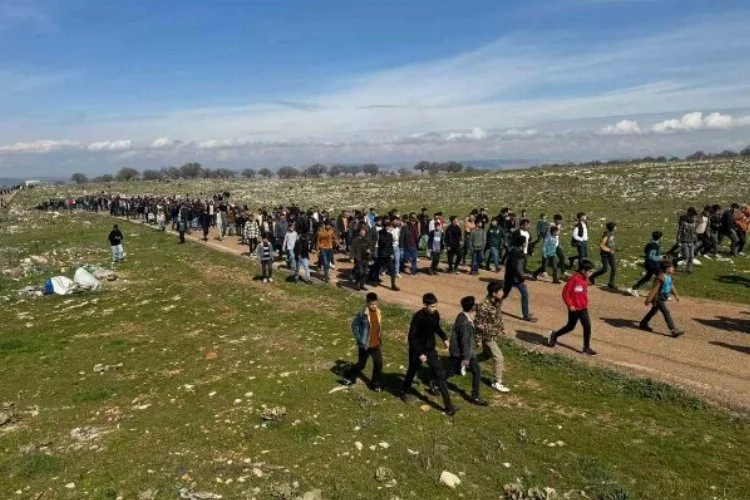 Meraların satıldığını iddia eden köylülerden protesto yürüyüşü