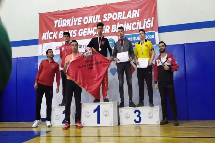 Nizip Kick Boks’da Türkiye Şampiyonu oldu