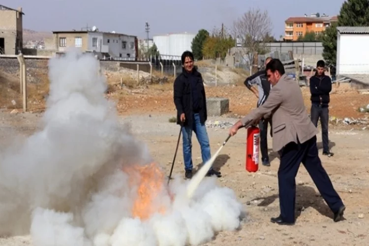 Nizip Ticaret Odası'nda Yangın Eğitimi ve Tatbikatı