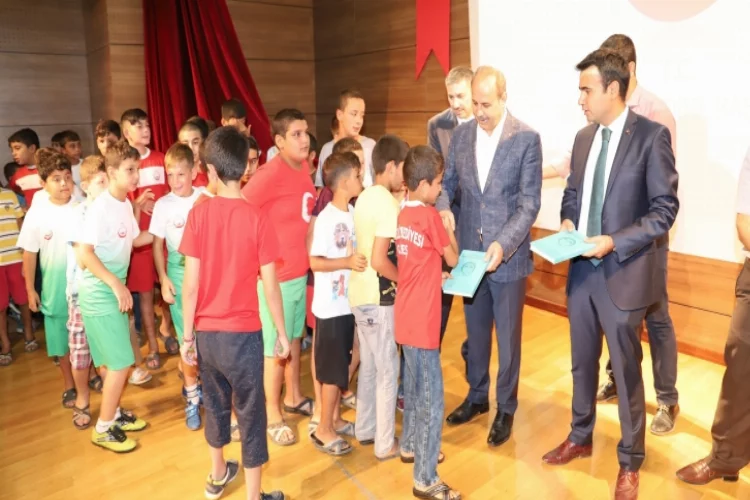 Oğuzeli Belediyesi yaz spor okullarında sertifika heyecanı