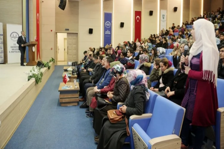 Şahinbey Belediyesi 147 öğrenciyi daha umreye götürüyor