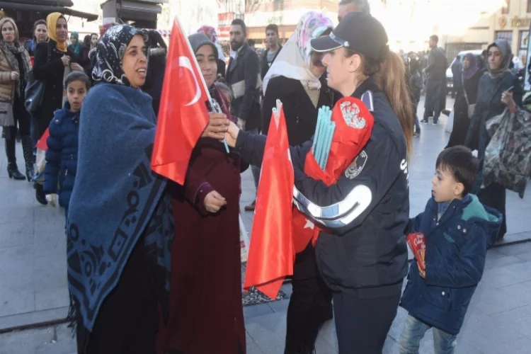 Şahinbey Belediyesi'nden dört bir yana türk bayrağı
