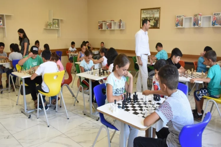 Şahinbey Belediyesi’nden satranç kursu