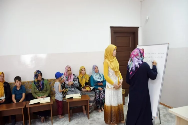 Şahinbey Belediyesi sosyal tesislerinde Kuran-ı Kerim öğreniyorlar