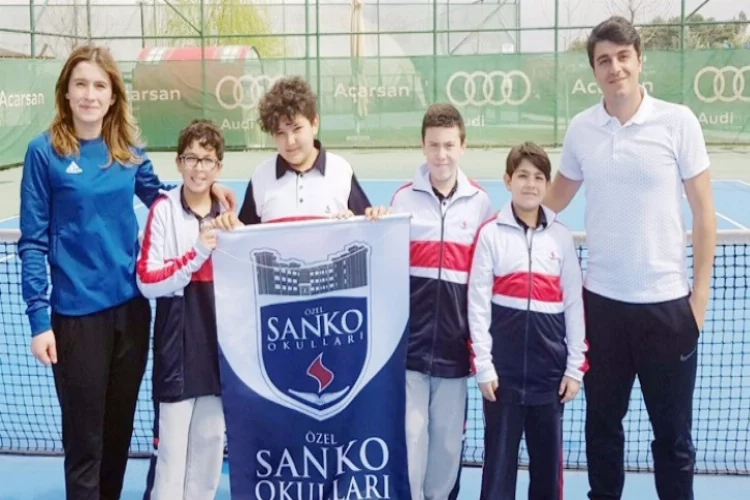 SANKO Okulları teniste birinci oldu