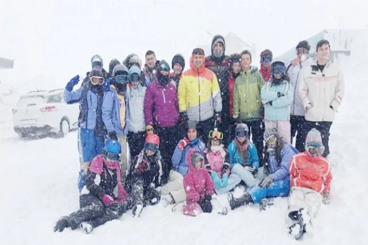 Seçkin’li öğrenciler kayak kampında