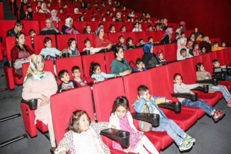 Şehitkamil’deki minikler sinemada buluştu