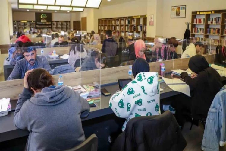 Şehitkamil’de kütüphaneler yeniden hizmet vermeye başladı